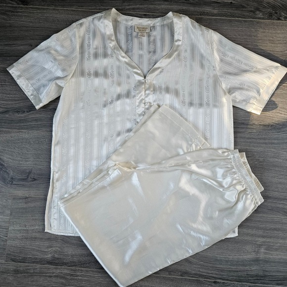 Victoria's Secret Other - Vintage Victorias Secret Gold Label Pajama 2 Pc Set Ivory Satin Floral Stripe M